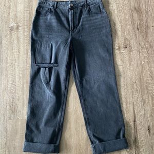 Hollister High Waisted Knee-Rip Jeans